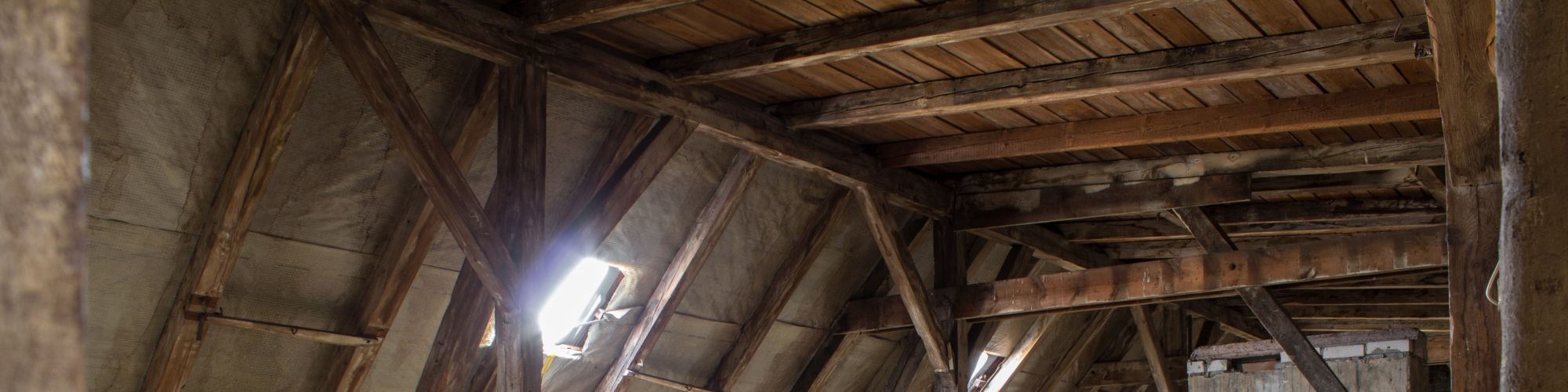 Holzschutzmittelbelasteter Dachstuhl
